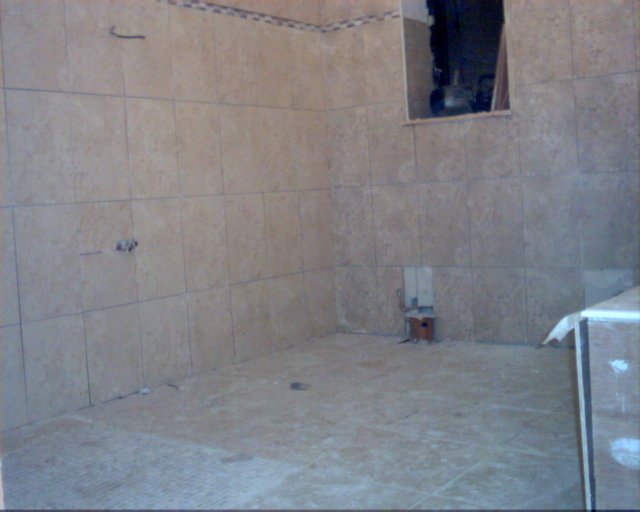 mainbathroomtiled1.jpg